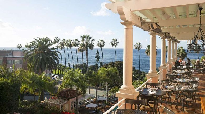 <b>La Valencia Hotel Pool</b>. Images powered by <a href="https://iceportal.shijigroup.com/" title="IcePortal" target="_blank">IcePortal</a>.