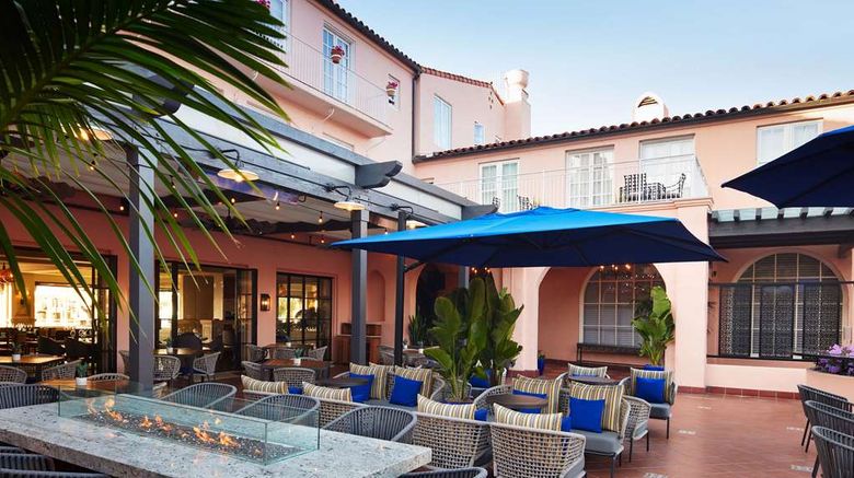 La Valencia Hotel Exterior. Images powered by <a href="https://iceportal.shijigroup.com" target="_blank" rel="noopener">Ice Portal</a>.