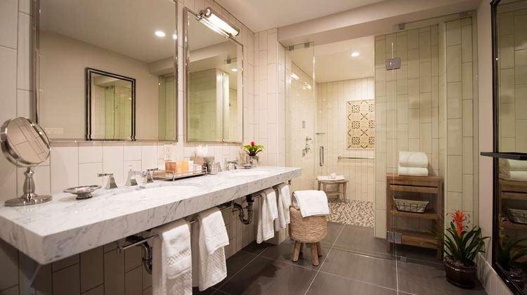 La Valencia Hotel Suite