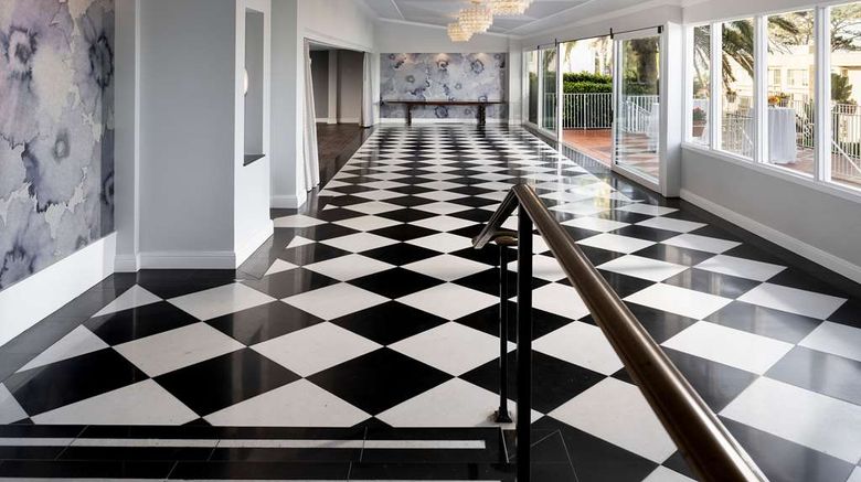 <b>La Valencia Hotel Ballroom</b>. Images powered by <a href="https://iceportal.shijigroup.com/" title="IcePortal" target="_blank">IcePortal</a>.