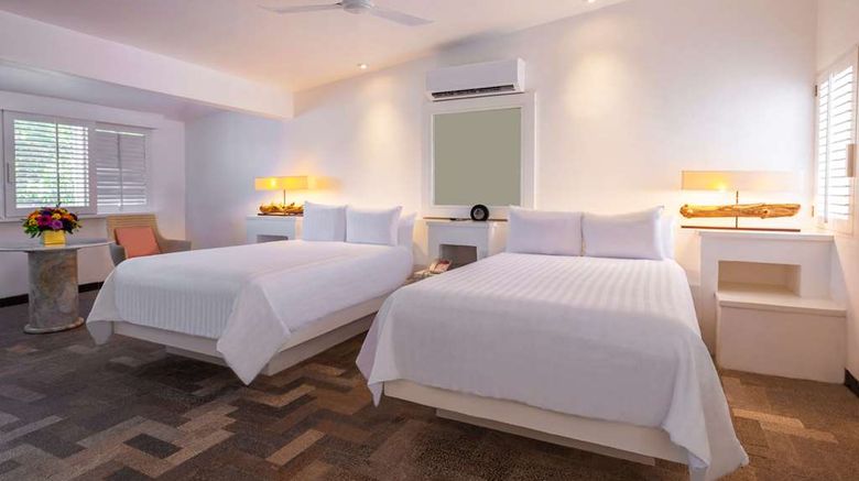 <b>Las Brisas Acapulco Room</b>. Images powered by <a href="https://iceportal.shijigroup.com/" title="IcePortal" target="_blank">IcePortal</a>.