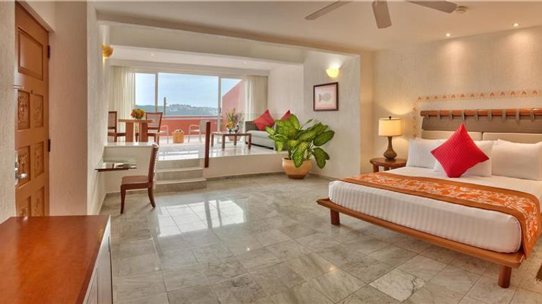 <b>Las Brisas Huatulco Suite</b>. Images powered by <a href="https://iceportal.shijigroup.com/" title="IcePortal" target="_blank">IcePortal</a>.