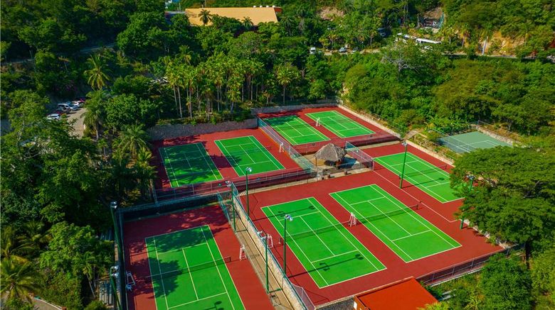<b>Las Brisas Huatulco Recreation</b>. Images powered by <a href="https://iceportal.shijigroup.com/" title="IcePortal" target="_blank">IcePortal</a>.