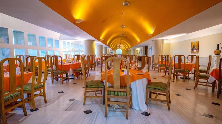 <b>Las Brisas Huatulco Restaurant</b>. Images powered by <a href="https://iceportal.shijigroup.com/" title="IcePortal" target="_blank">IcePortal</a>.
