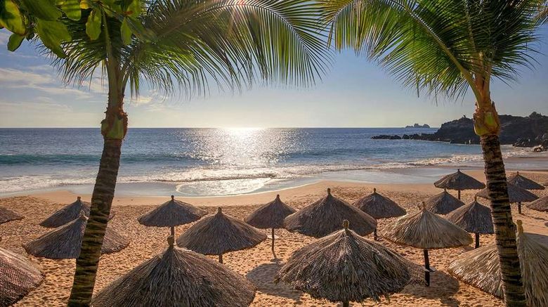 <b>Las Brisas Ixtapa Beach</b>. Images powered by <a href="https://iceportal.shijigroup.com/" title="IcePortal" target="_blank">IcePortal</a>.
