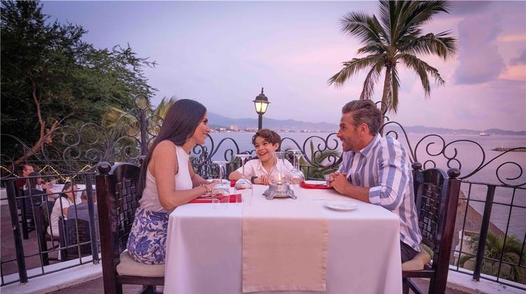 Las Hadas Golf Resort & Marina Restaurant