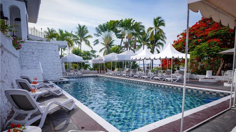 <b>Las Hadas Golf Resort & Marina Pool</b>. Images powered by <a href="https://iceportal.shijigroup.com/" title="IcePortal" target="_blank">IcePortal</a>.