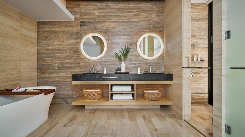 <b>Montage Los Cabos Room</b>. Images powered by <a href="https://iceportal.shijigroup.com/" title="IcePortal" target="_blank">IcePortal</a>.