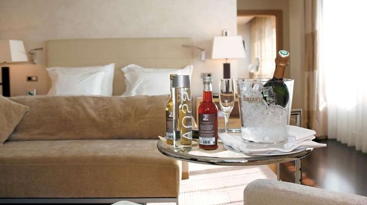 Monte Carlo Bay Hotel & Resort Room