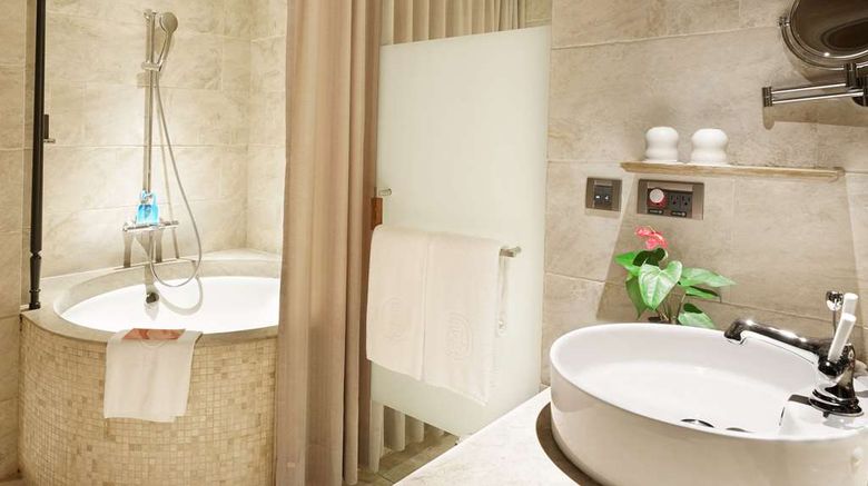 <b>Palais de Chine Hotel Room</b>. Images powered by <a href="https://iceportal.shijigroup.com/" title="IcePortal" target="_blank">IcePortal</a>.