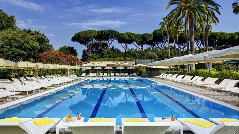 <b>Parco Dei Principi Grand Hotel & SPA Pool</b>. Images powered by <a href="https://iceportal.shijigroup.com/" title="IcePortal" target="_blank">IcePortal</a>.