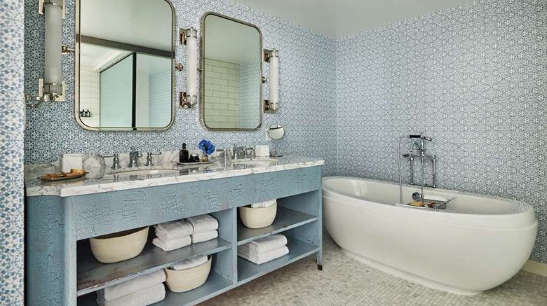<b>Pendry San Diego Suite</b>. Images powered by <a href="https://iceportal.shijigroup.com/" title="IcePortal" target="_blank">IcePortal</a>.