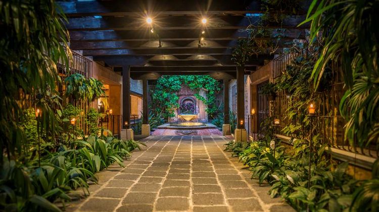 Porta Antigua Hotel Exterior