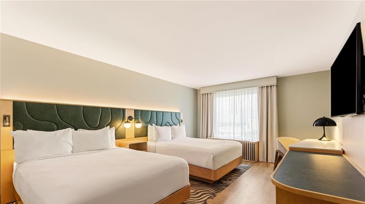 Rosen Plaza Hotel Room