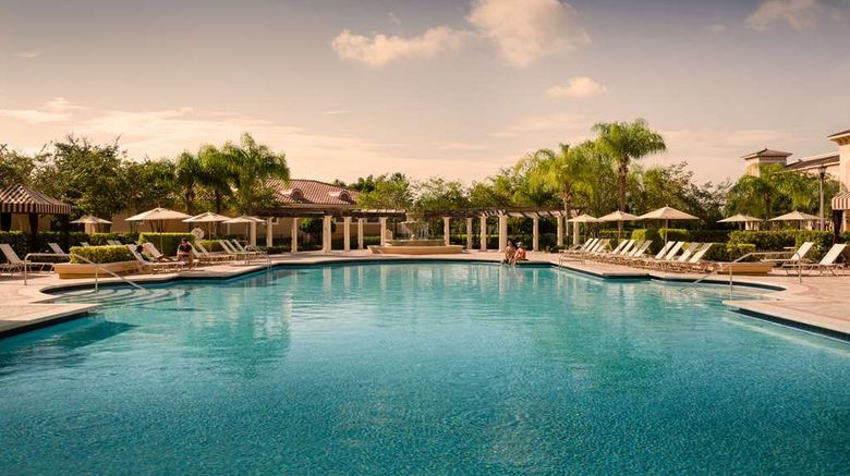 <b>Rosen Shingle Creek Pool</b>. Images powered by <a href="https://iceportal.shijigroup.com/" title="IcePortal" target="_blank">IcePortal</a>.