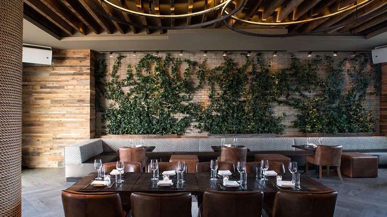 <b>Royalton Park Avenue Restaurant</b>. Images powered by <a href="https://iceportal.shijigroup.com/" title="IcePortal" target="_blank">IcePortal</a>.