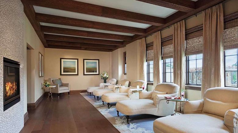<b>Salamander Resort & Spa Room</b>. Images powered by <a href="https://iceportal.shijigroup.com/" title="IcePortal" target="_blank">IcePortal</a>.