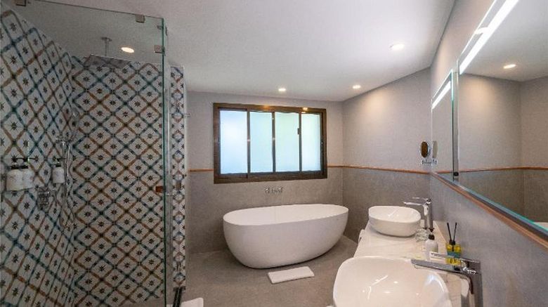 <b>Sea Cliff Resort and Spa Room</b>. Images powered by <a href="https://iceportal.shijigroup.com/" title="IcePortal" target="_blank">IcePortal</a>.