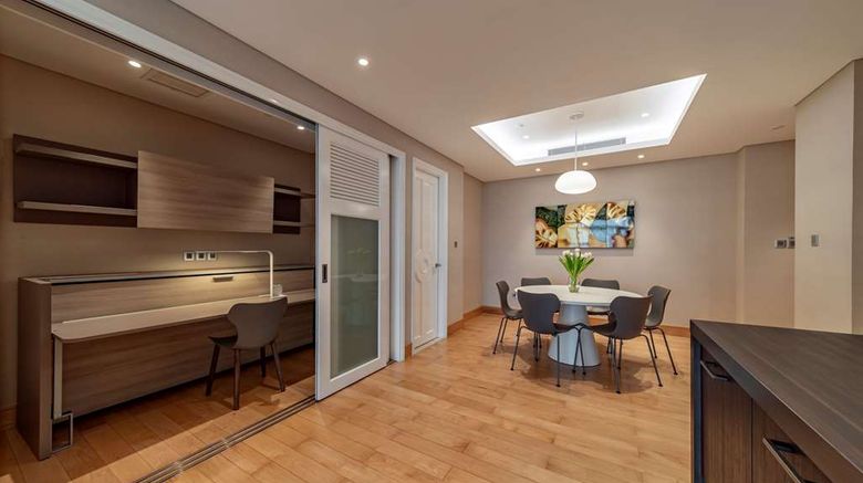 <b>Sherwood Suites Suite</b>. Images powered by <a href="https://iceportal.shijigroup.com/" title="IcePortal" target="_blank">IcePortal</a>.