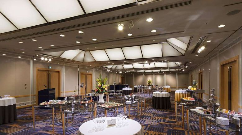 <b>Shibuya Excel Hotel Tokyu Restaurant</b>. Images powered by <a href="https://iceportal.shijigroup.com/" title="IcePortal" target="_blank">IcePortal</a>.