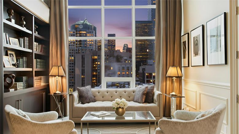 <b>Soho Hotel Toronto Suite</b>. Images powered by <a href="https://iceportal.shijigroup.com/" title="IcePortal" target="_blank">IcePortal</a>.