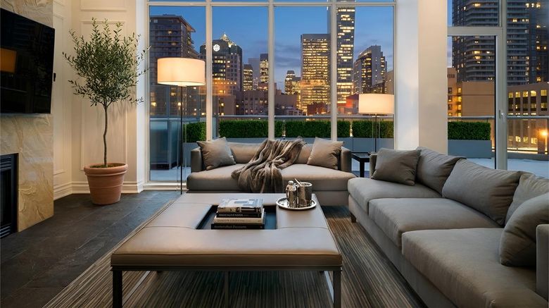 <b>Soho Hotel Toronto Suite</b>. Images powered by <a href="https://iceportal.shijigroup.com/" title="IcePortal" target="_blank">IcePortal</a>.