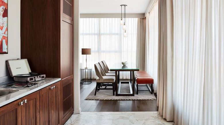 <b>SOPHY Hyde Park Room</b>. Images powered by <a href="https://iceportal.shijigroup.com/" title="IcePortal" target="_blank">IcePortal</a>.