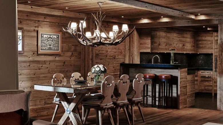 <b>The Alpina Gstaad Suite</b>. Images powered by <a href="https://iceportal.shijigroup.com/" title="IcePortal" target="_blank">IcePortal</a>.