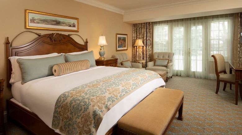 <b>The Broadmoor Room</b>. Images powered by <a href="https://iceportal.shijigroup.com/" title="IcePortal" target="_blank">IcePortal</a>.