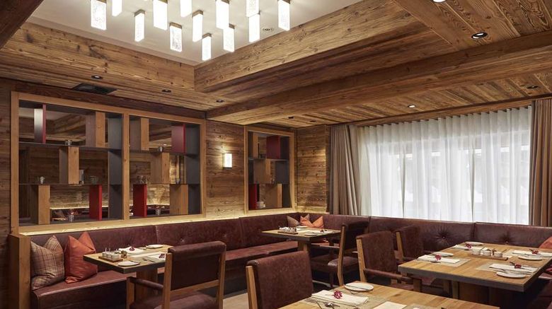 <b>The Capra Saas-Fee Restaurant</b>. Images powered by <a href="https://iceportal.shijigroup.com/" title="IcePortal" target="_blank">IcePortal</a>.