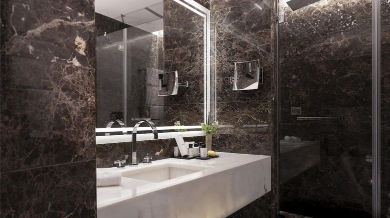 <b>The First Roma Arte Room</b>. Images powered by <a href="https://iceportal.shijigroup.com/" title="IcePortal" target="_blank">IcePortal</a>.