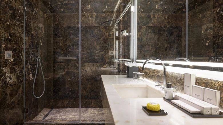 <b>The First Roma Arte Suite</b>. Images powered by <a href="https://iceportal.shijigroup.com/" title="IcePortal" target="_blank">IcePortal</a>.