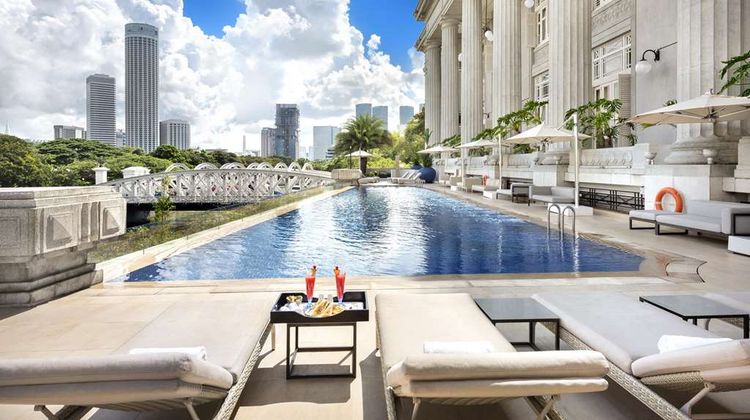 The Fullerton Hotel Singapore Beach