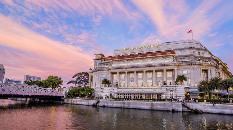 The Fullerton Hotel Singapore Exterior