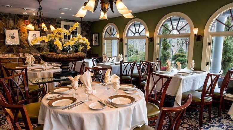 <b>The Grand at Bedford Village Inn Restaurant</b>. Images powered by <a href="https://iceportal.shijigroup.com/" title="IcePortal" target="_blank">IcePortal</a>.