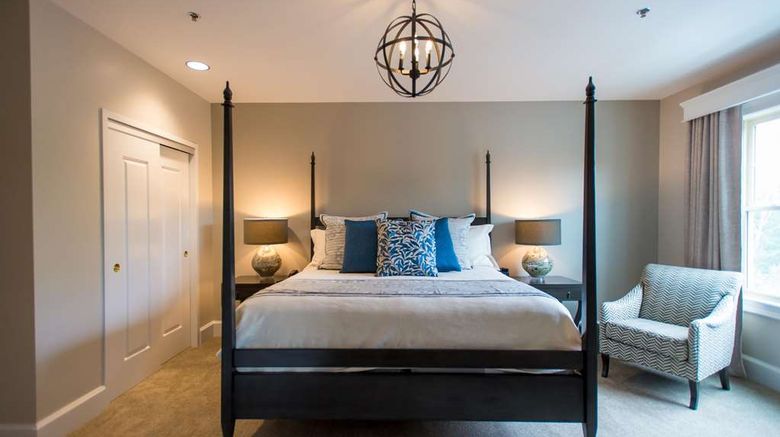 <b>The Grand at Bedford Village Inn Room</b>. Images powered by <a href="https://iceportal.shijigroup.com/" title="IcePortal" target="_blank">IcePortal</a>.