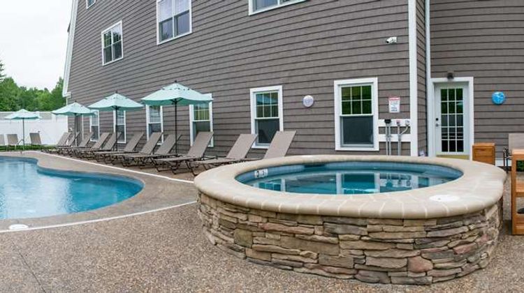 The Grand at Bedford Village Inn Pool