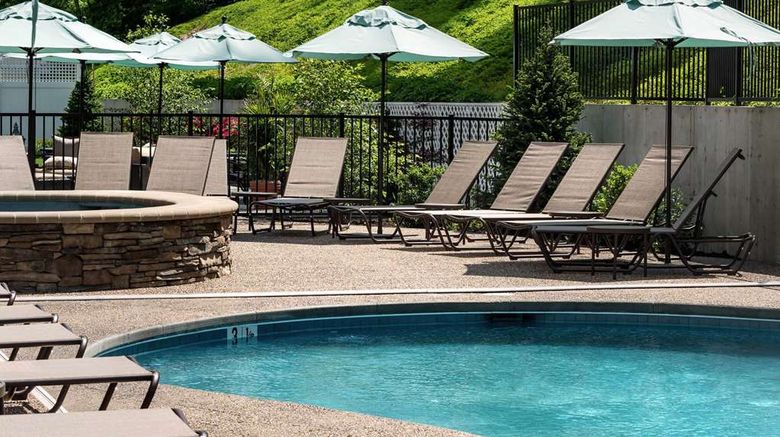 <b>The Grand at Bedford Village Inn Pool</b>. Images powered by <a href="https://iceportal.shijigroup.com/" title="IcePortal" target="_blank">IcePortal</a>.