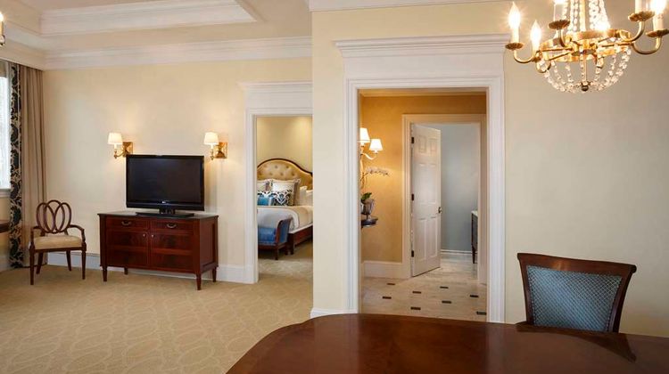 Jefferson Hotel Suite
