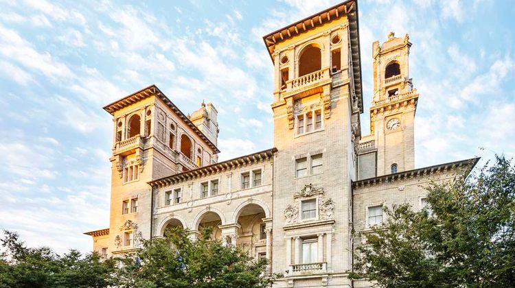 Jefferson Hotel Exterior