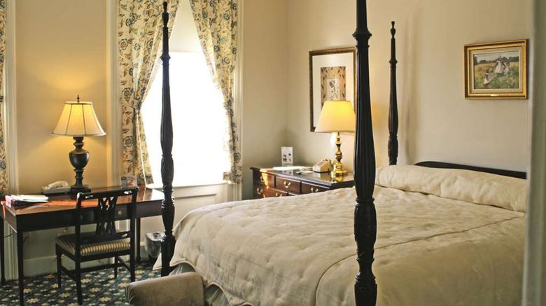 <b>The Middlebury Inn Room</b>. Images powered by <a href="https://iceportal.shijigroup.com/" title="IcePortal" target="_blank">IcePortal</a>.