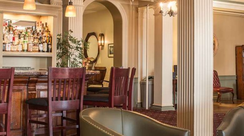 <b>The Middlebury Inn Lobby</b>. Images powered by <a href="https://iceportal.shijigroup.com/" title="IcePortal" target="_blank">IcePortal</a>.