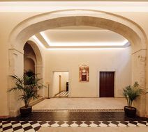 The One Palacio de Anunciada Lobby