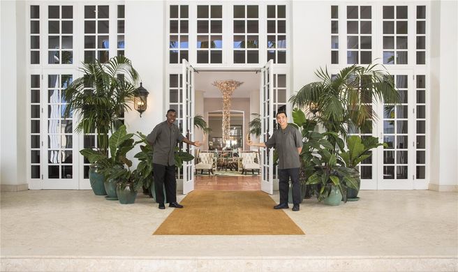The Palms Hotel & Spa Exterior