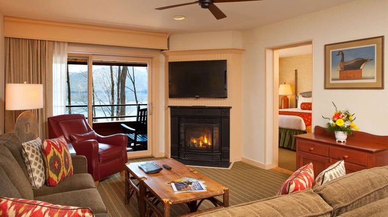 <b>The Sagamore Resort Room</b>. Images powered by <a href="https://iceportal.shijigroup.com/" title="IcePortal" target="_blank">IcePortal</a>.