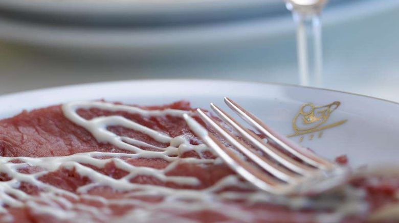 <b>The Sherry-Netherland Restaurant</b>. Images powered by <a href="https://iceportal.shijigroup.com/" title="IcePortal" target="_blank">IcePortal</a>.