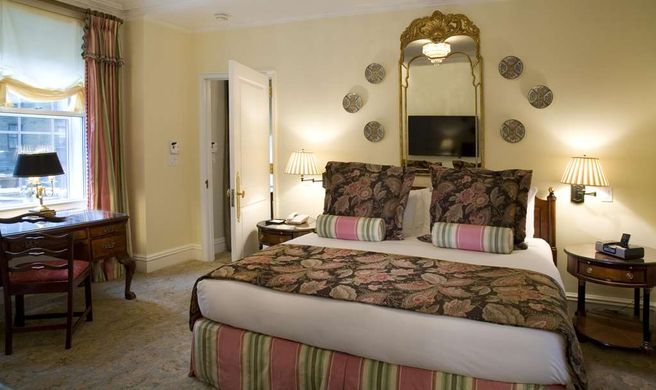 The Sherry-Netherland Room