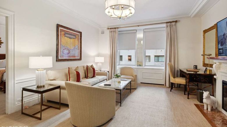 <b>The Sherry-Netherland Suite</b>. Images powered by <a href="https://iceportal.shijigroup.com/" title="IcePortal" target="_blank">IcePortal</a>.