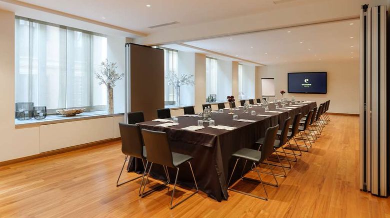 <b>The Square Milano Duomo Meeting</b>. Images powered by <a href="https://iceportal.shijigroup.com/" title="IcePortal" target="_blank">IcePortal</a>.