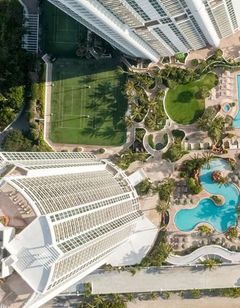 Trump International Beach Resort